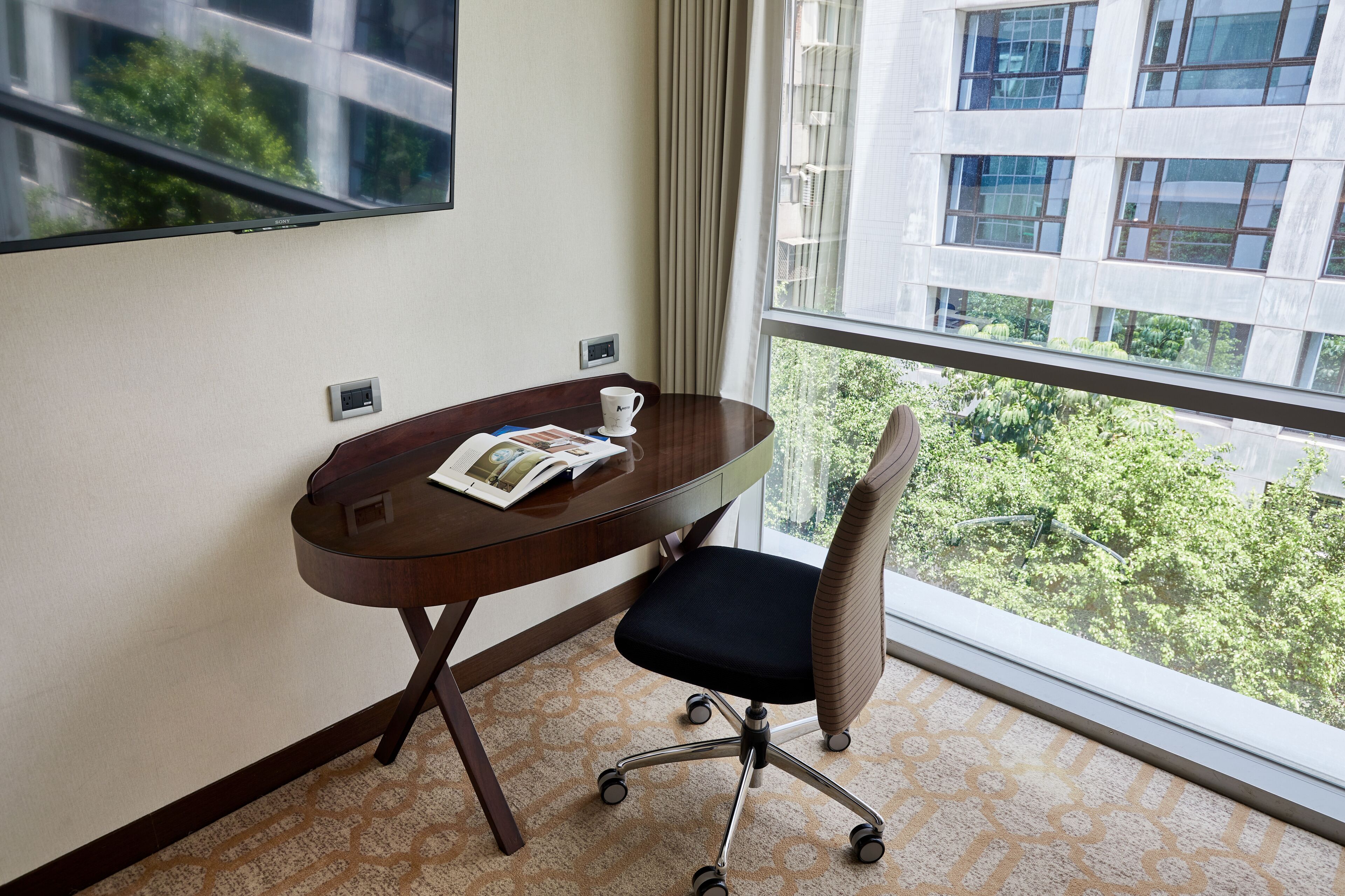 senior room, 1 queen bed, city view | 1 bedroom, in-room safe, desk, blackout curtains
