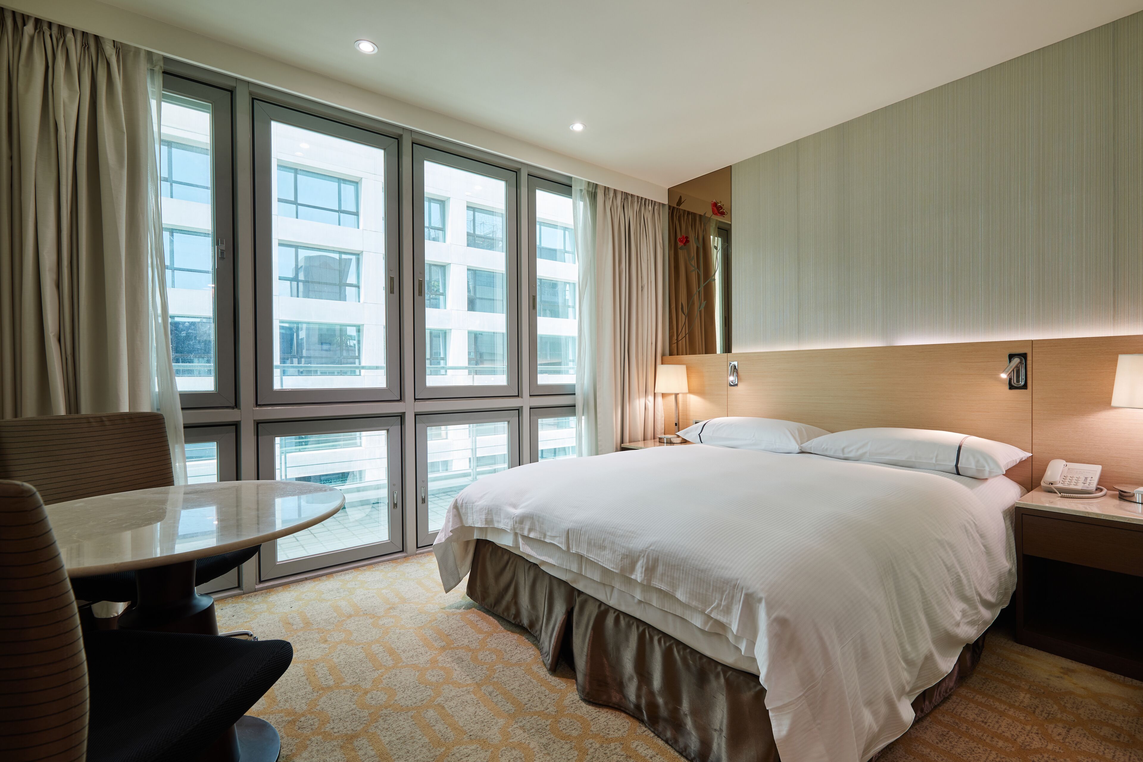 senior room, 1 queen bed, city view | 1 bedroom, in-room safe, desk, blackout curtains