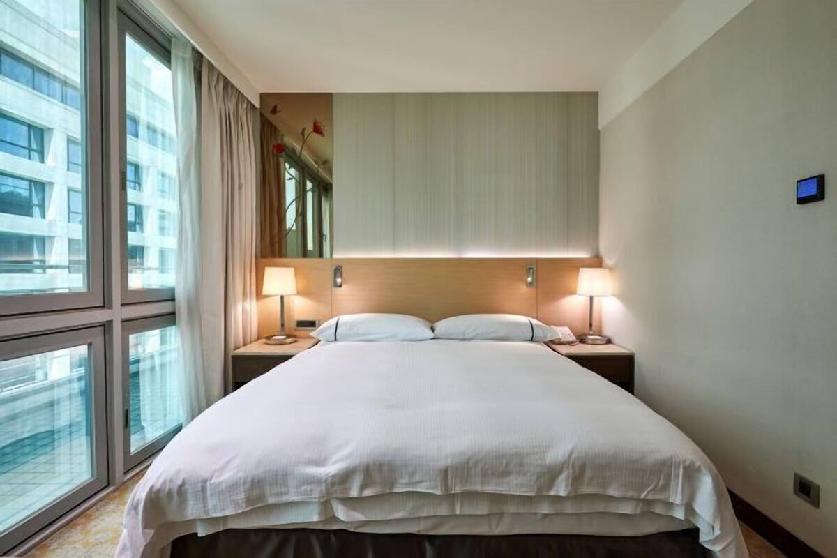 In-room safe, desk, blackout drapes, soundproofing