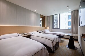 Executive Triple Room | In-room safe, desk, blackout curtains, soundproofing - K Hotels Taipei Tianjin (Taipei)