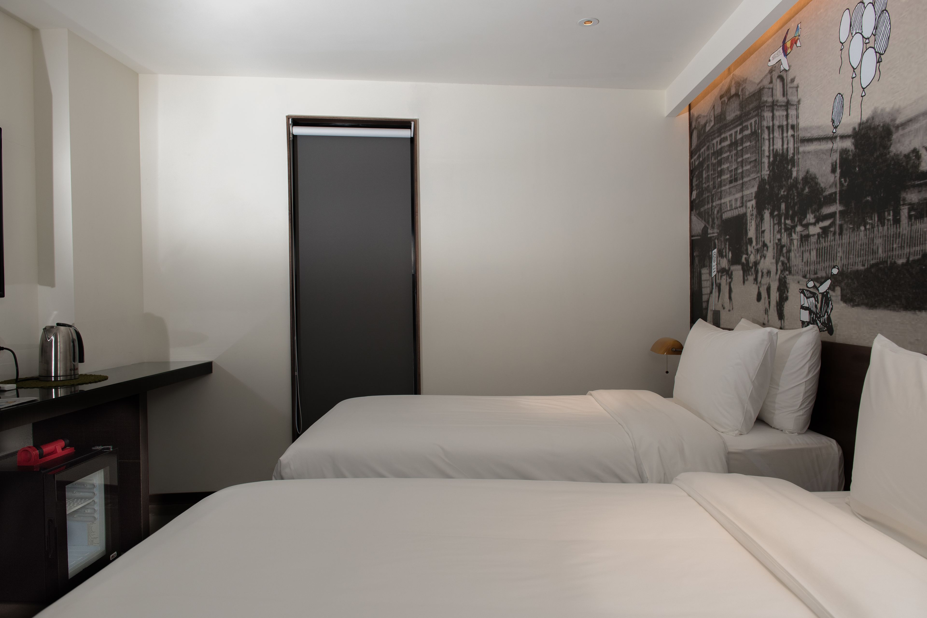 deluxe double room, bathtub | desk, blackout curtains, free wifi, bed sheets