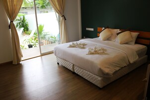 Quarto casal luxo, sacada | Vista do quarto