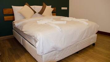 Deluxe Double Room | In-room safe, desk, free WiFi