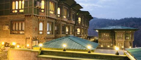 Front of property - evening/night