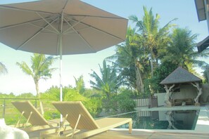 Kolam renang outdoor