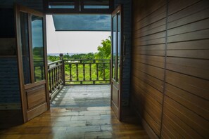 One Bedroom Villa with Pool and Garden View | Terrace/patio - Villa Bali Borneo (Banjarangkan)