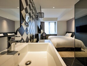 Superior Twin Room | Bathroom