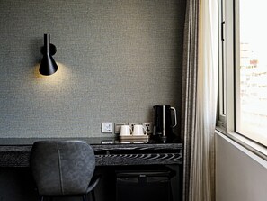 Panoramic Double Room | In-room safe, desk, laptop workspace, soundproofing - CHECK inn Taipei Main Station (Taipei)