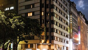 Gambar tidak terklasifikasi, 4 dari 147, tombol