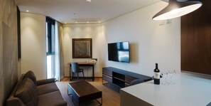 Habitació prèmium | Escriptori, cortines opaques i wifi gratuïta 