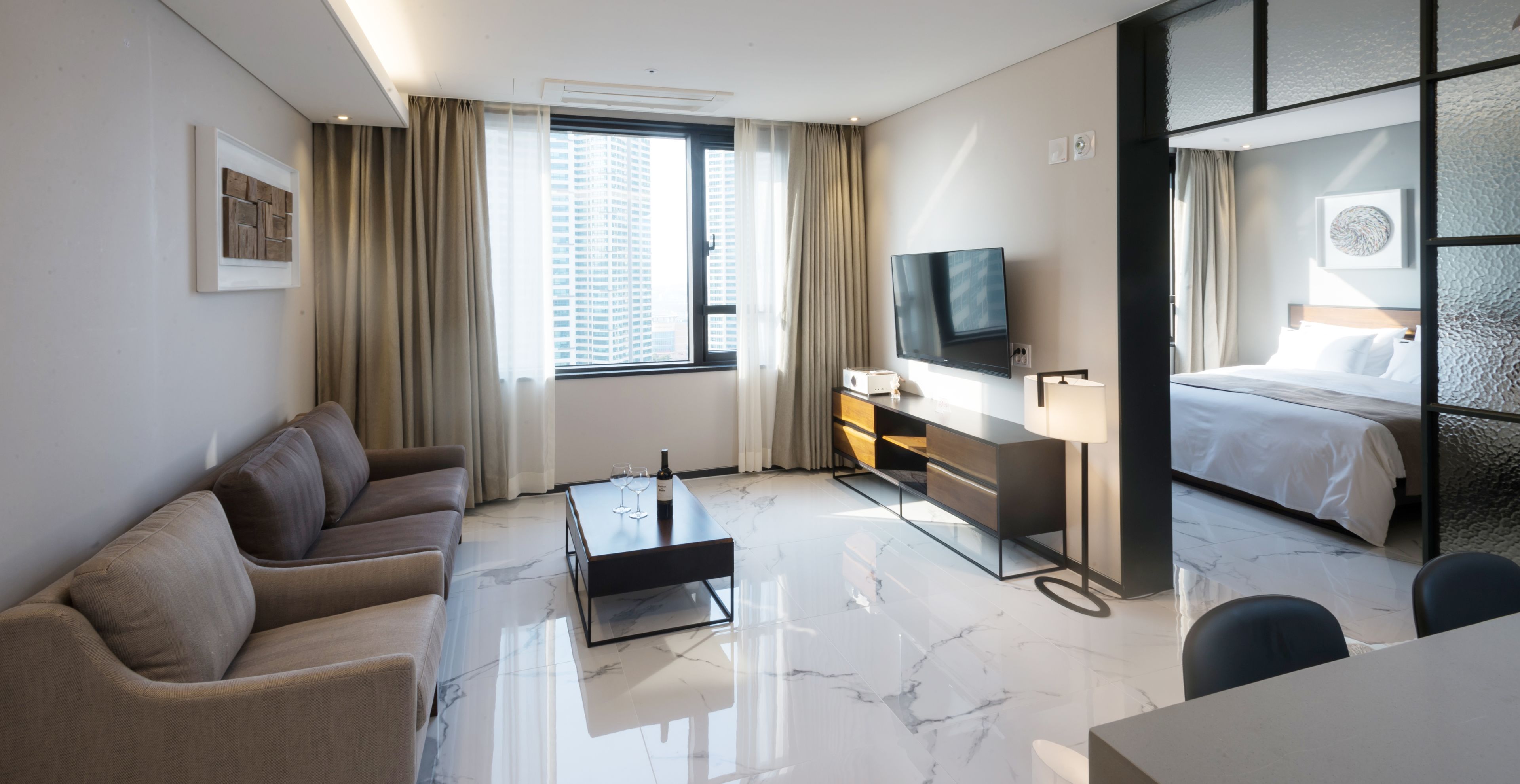 Junior Suite | Desk, blackout drapes, free WiFi