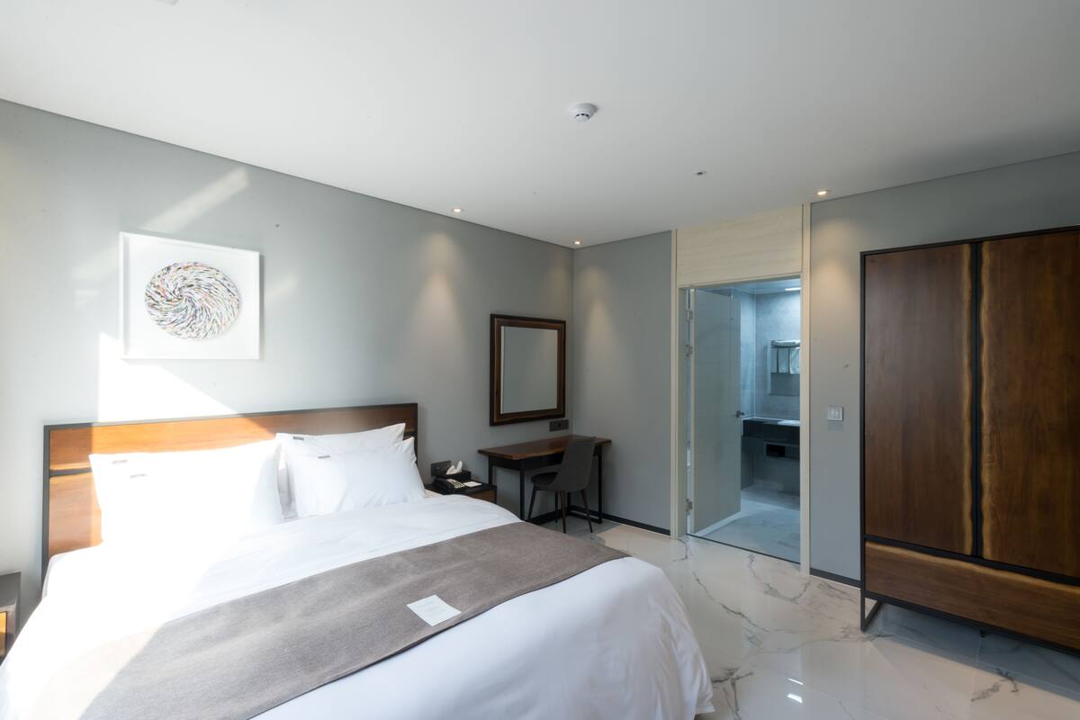 Suite junior | Escritorio, cortinas blackout y wifi gratis