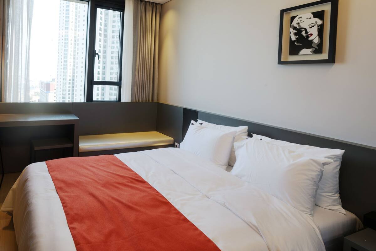 Habitación estándar (Hotel or Residence Randomly Assign) | Escritorio, cortinas blackout y wifi gratis