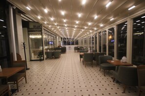 Restaurant - Garden Zara Hotel (Zara)
