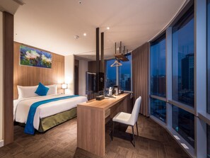Down comforters, in-room safe, blackout drapes, free WiFi - Wallsun Hotel (Taipei)