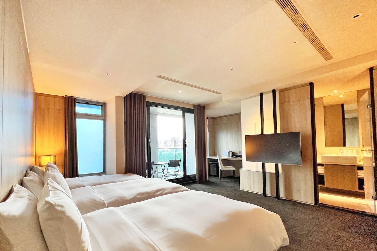 Balcony Room With Cityview (Triple Bed) | Down duvets, in-room safe, blackout curtains, free WiFi