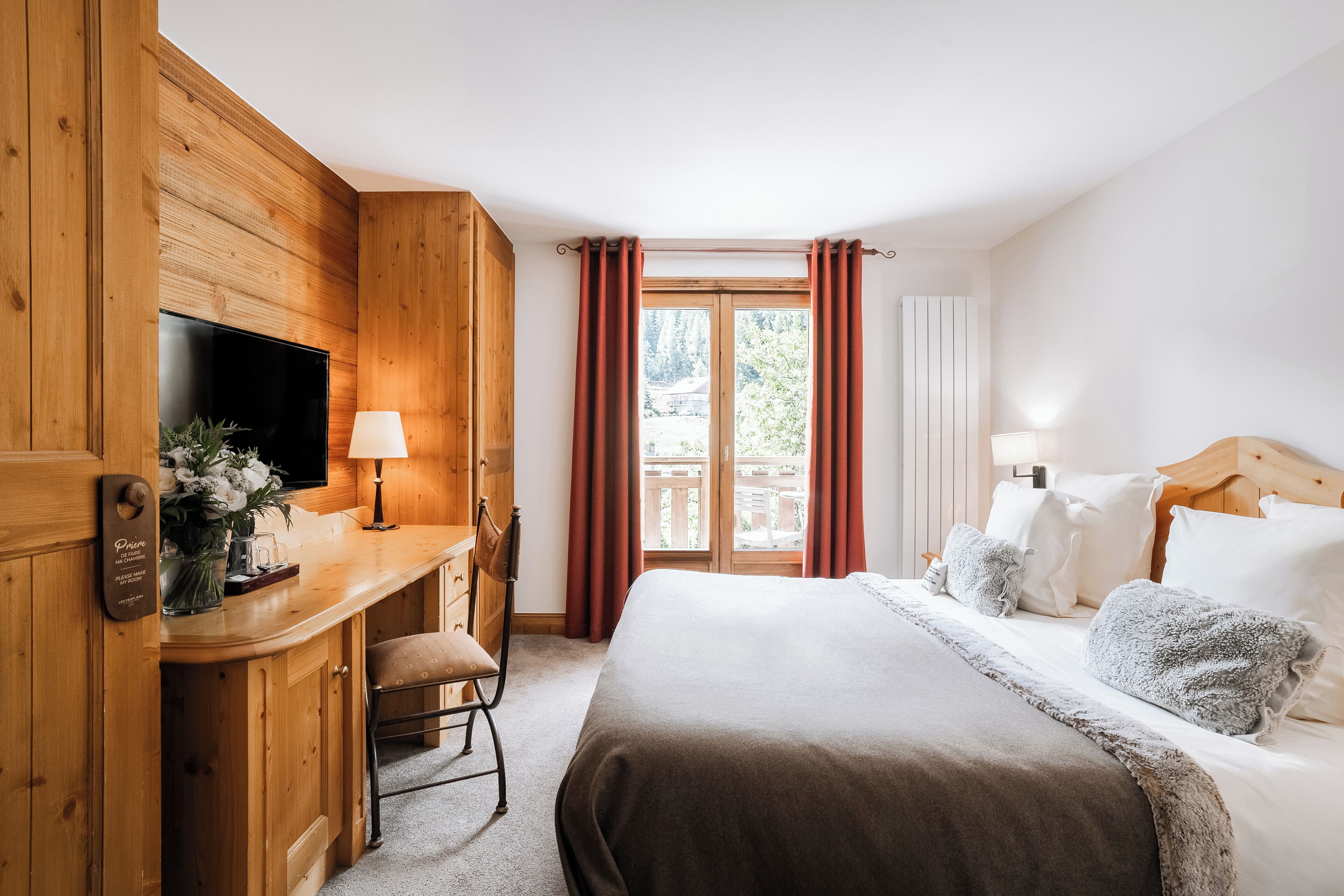 junior room, connecting rooms | minibar, in-room safe, blackout curtains, free wifi