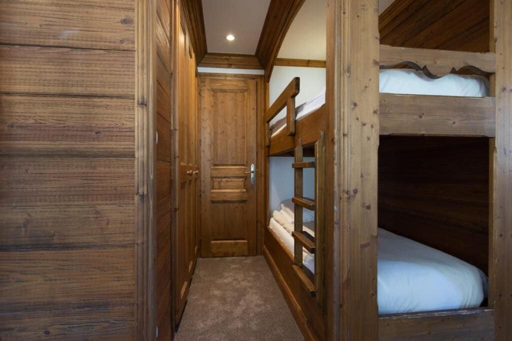 junior room, connecting rooms | minibar, in-room safe, blackout curtains, free wifi