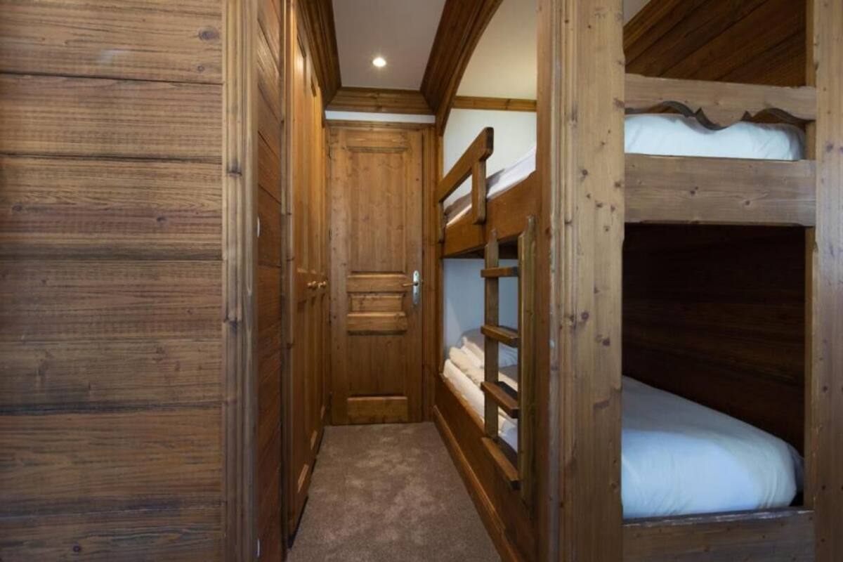 junior room, connecting rooms | minibar, in-room safe, blackout curtains, free wifi