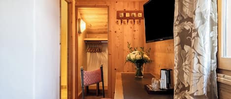 Double or Twin Room, Mountain View | Minibar, in-room safe, blackout curtains, free WiFi