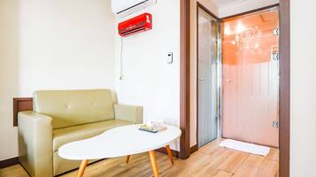 Standard Double Room | Minibar, desk, iron/ironing board, free WiFi