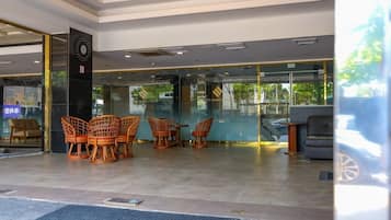 Free Korean breakfast on weekdays