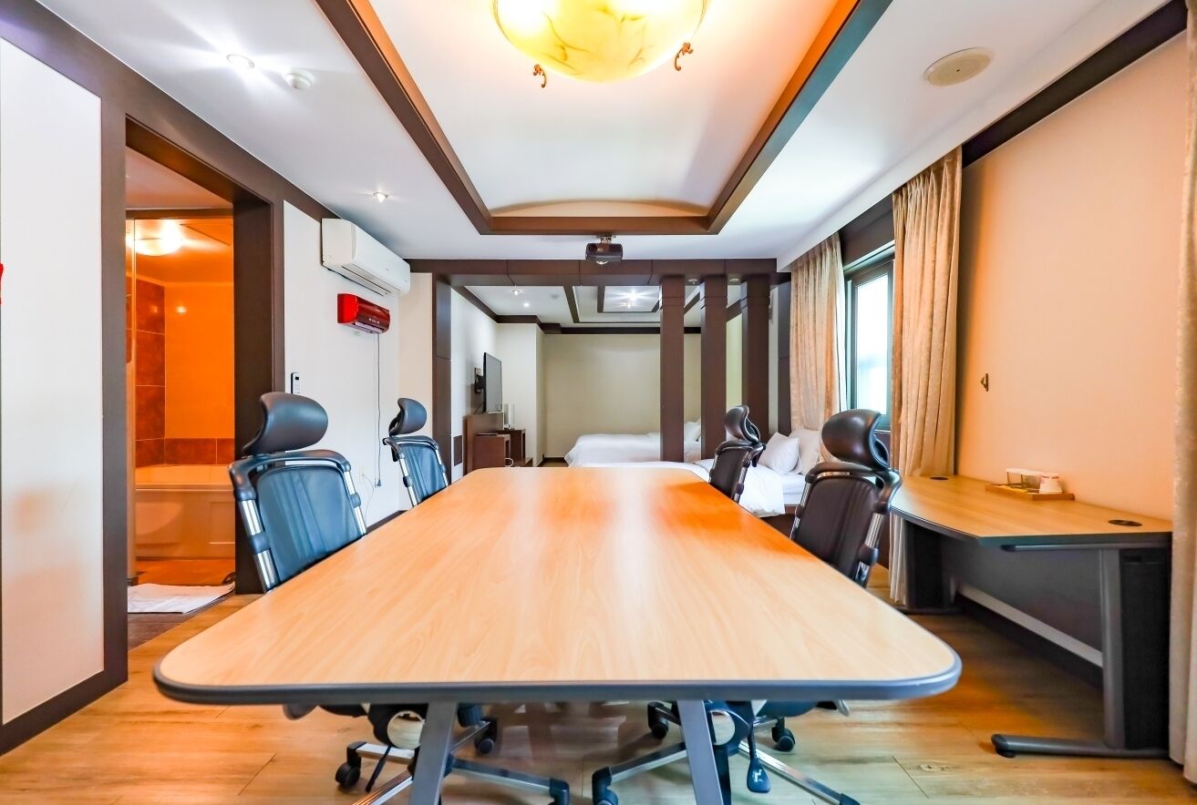 비즈니스 스위트 | 객실 내 비즈니스 센터