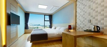Paulownia Hostel & Guest House