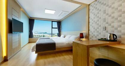 Paulownia Hostel & Guest House