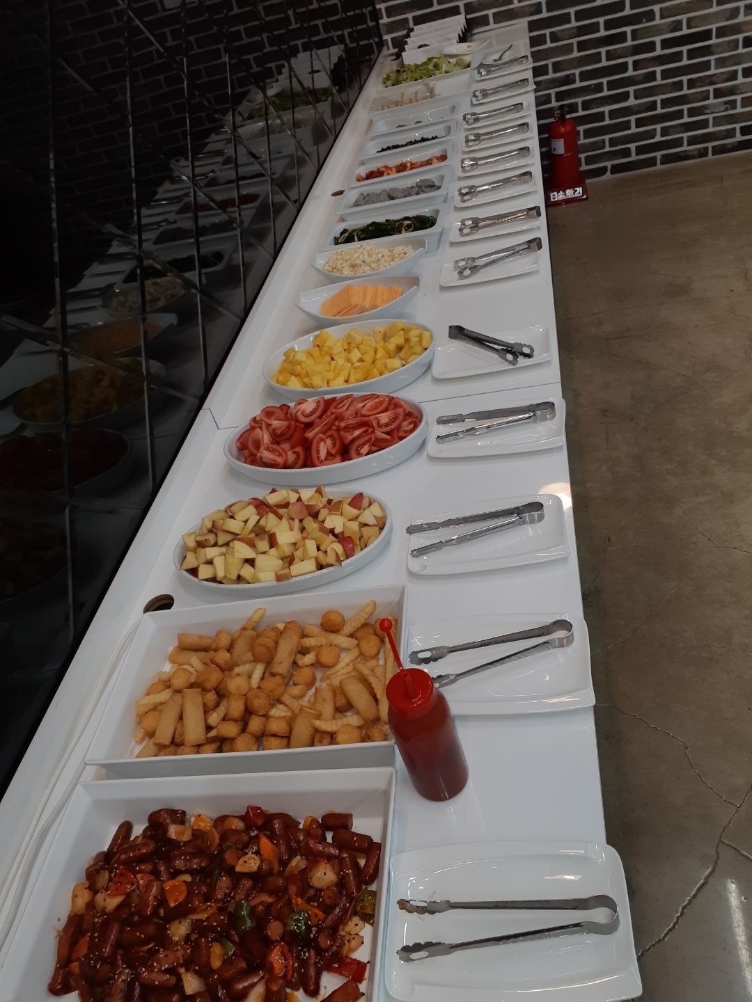 daily buffet breakfast (krw 15000 per person)