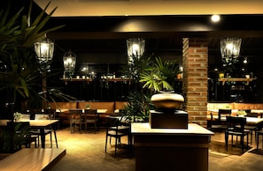 Café da manhã, almoço e jantar