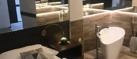 Superior Apartment | Premium bedding, minibar, desk, blackout drapes