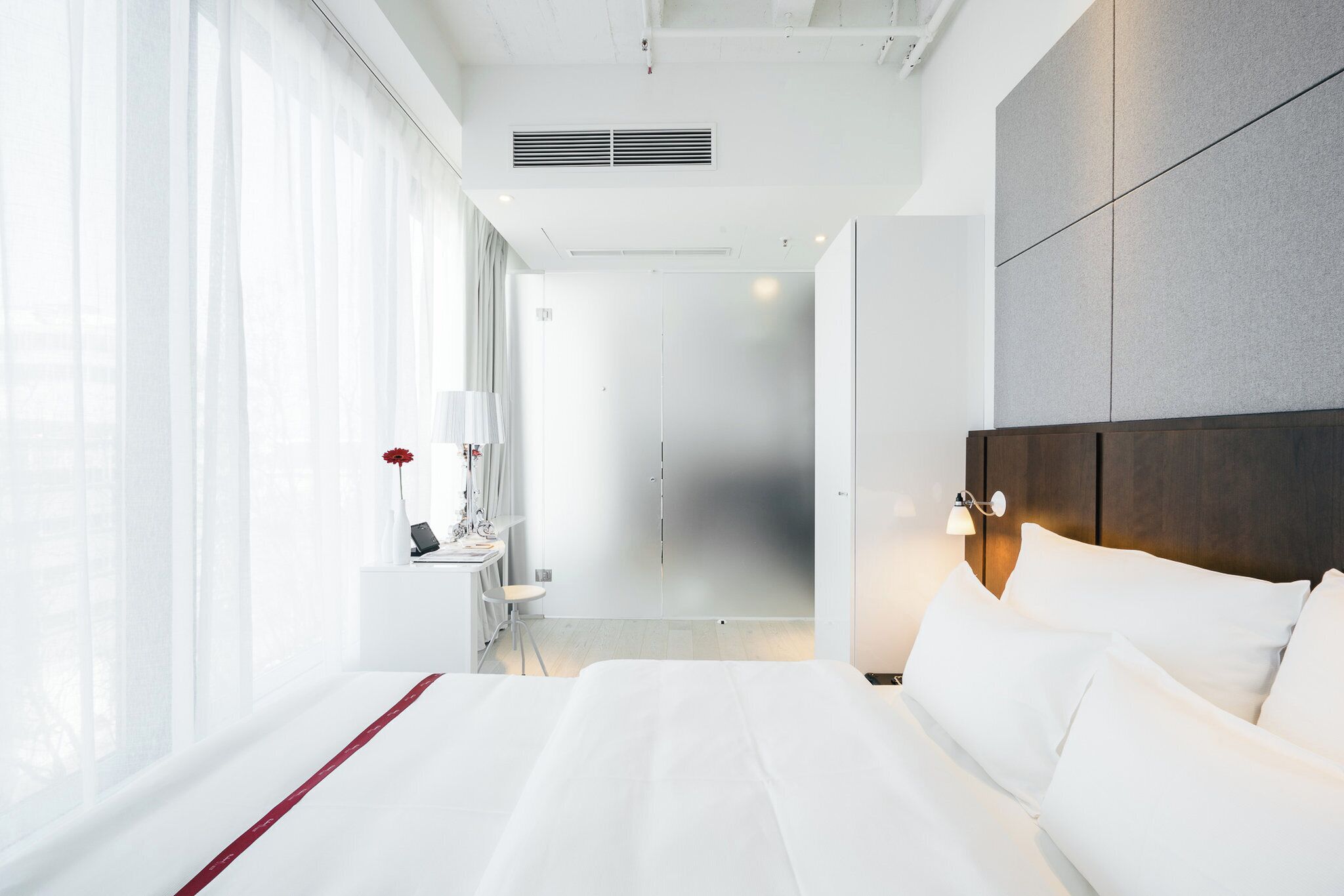 Zimmer, 1 Queen-Bett (Wow Room) | Hochwertige Bettwaren, Zimmersafe, individuell dekoriert