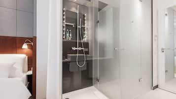Douche, douche à « effet pluie », articles de toilette de luxe