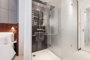Dusche, Regendusche, Designer-Toilettenartikel, Haartrockner