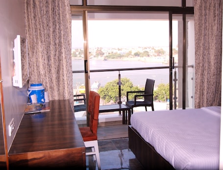 ์ด๊ทธ์ ํํฐ๋ธ๋ฃธ | ๊ฐ์ค์์ ๋ณด์ด๋ ์ ๋ง