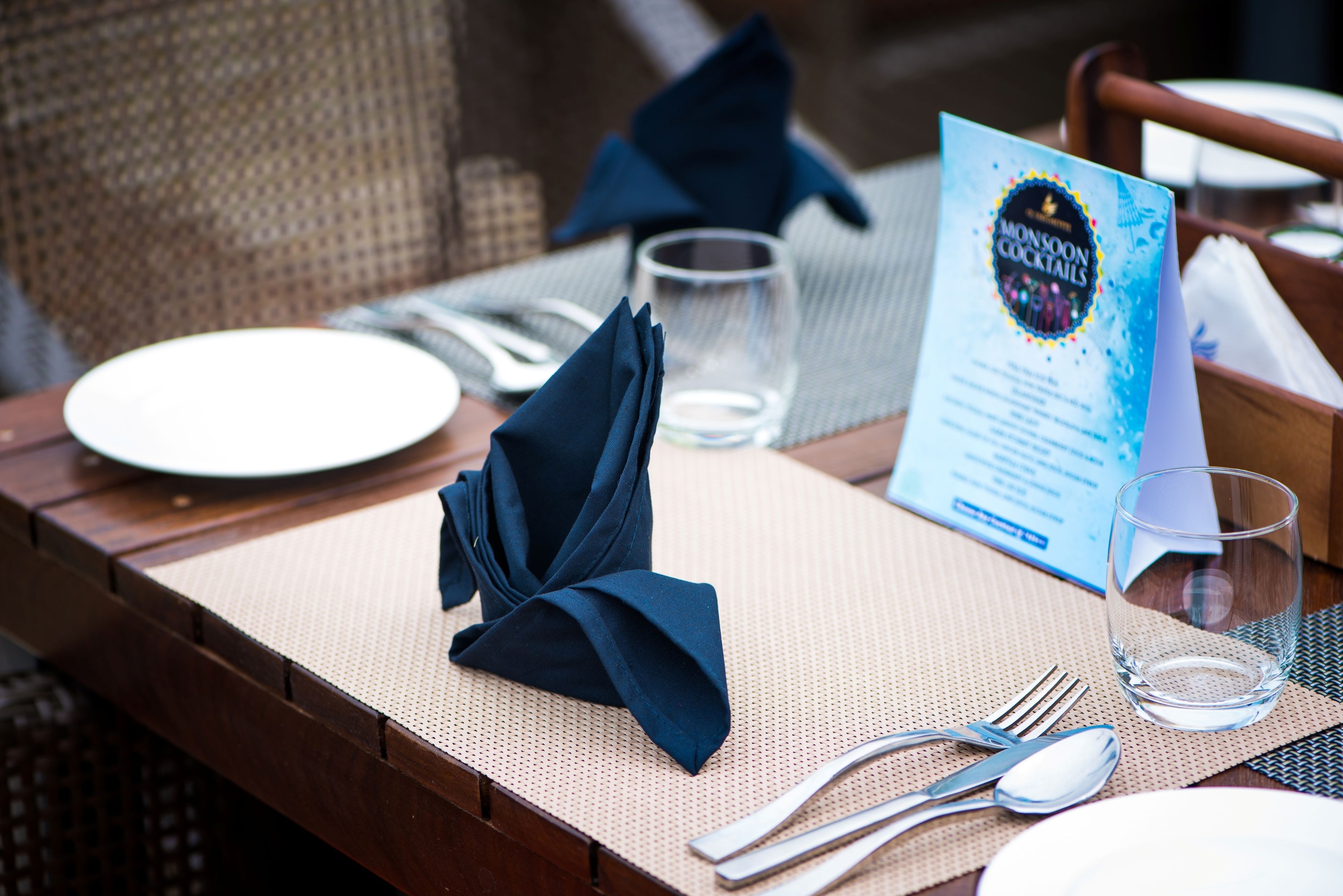 2 restaurants, breakfast, lunch, dinner served; international cuisine