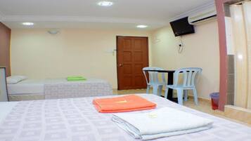 Family Room (A) | Seterika/papan seterika, Wi-fi percuma