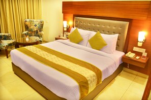Premium bedding, minibar, in-room safe, desk - Mint Hotel Premia (Dera Bassi)