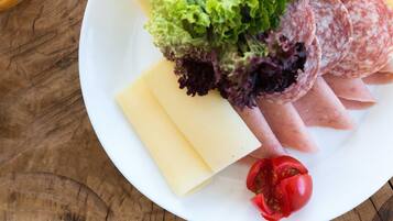 Tägliches inbegriffenes Frühstücksbuffet