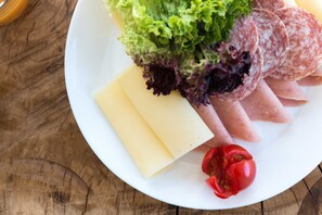 Free daily buffet breakfast  - Ktima Bianco (Naxos)