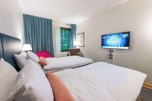 Standard Twin Room, Inside View, Non Smoking | Vue de la chambre