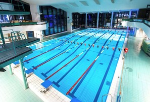 3 piscines intérieures, piscine extérieure en saison