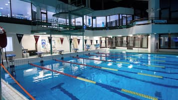 3 indendørs pools, sæsonbestemt udendørs pool