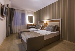 Minibar, desk, free WiFi, bed sheets - Lonicera City Hotel (Alanya)