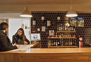 Bar (on property) - Porto Spot Hostel (Porto)