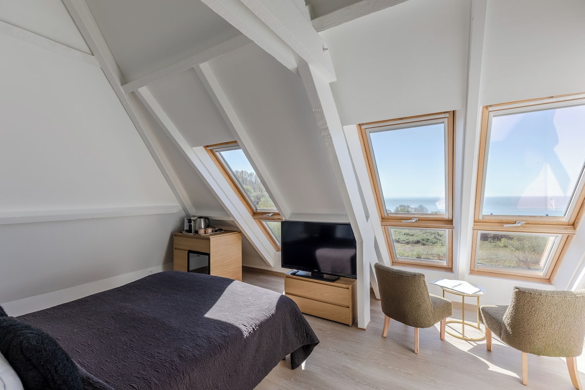 Superior Double Room, Sea View | Premium bedding, pillow-top beds, minibar, individually decorated