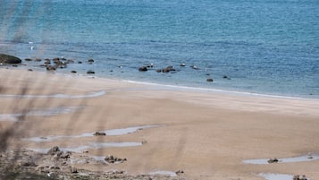 Tæt på stranden, hvidt sand