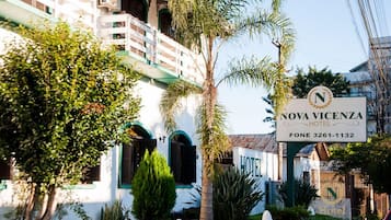 Fachada da propriedade