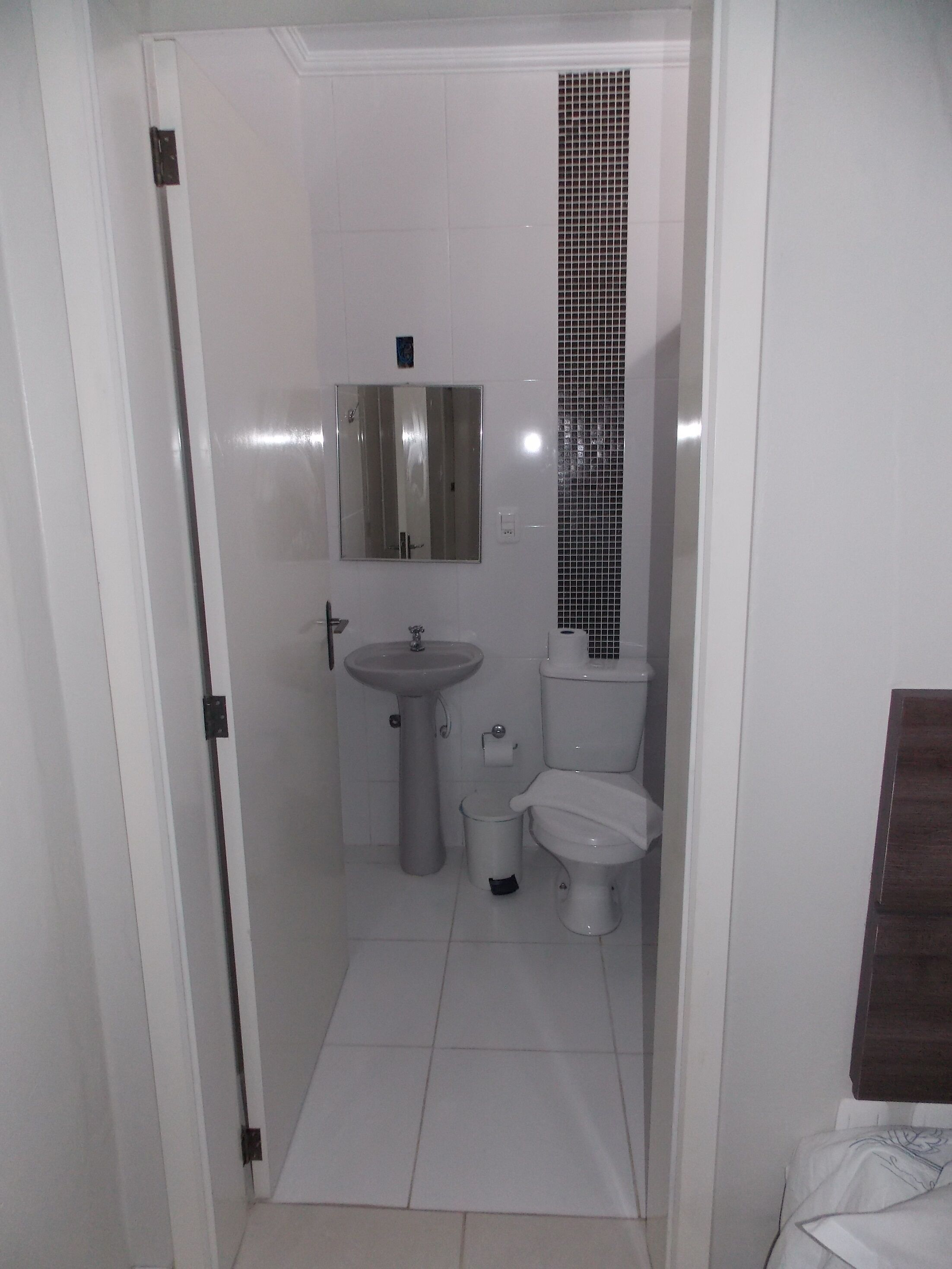 executive triple room | bathroom | shower, free toiletries, hair dryer, towels